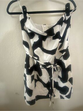 Abercrombie & Fitch Black and White Abstract Tie-Waist Mini Dress (with shorts)
